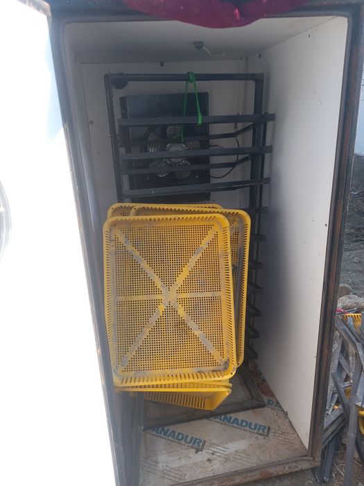 Инкубатор  1000 сотлади