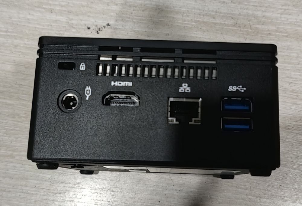 Gigabyte Ultra Compact PC Kit Мини-ПК