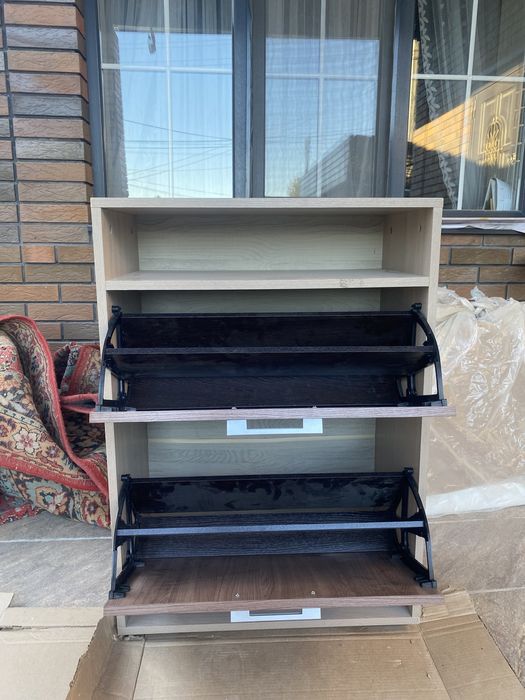 Продам обувницу новую