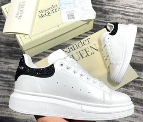 adidasi dama Mcqueen