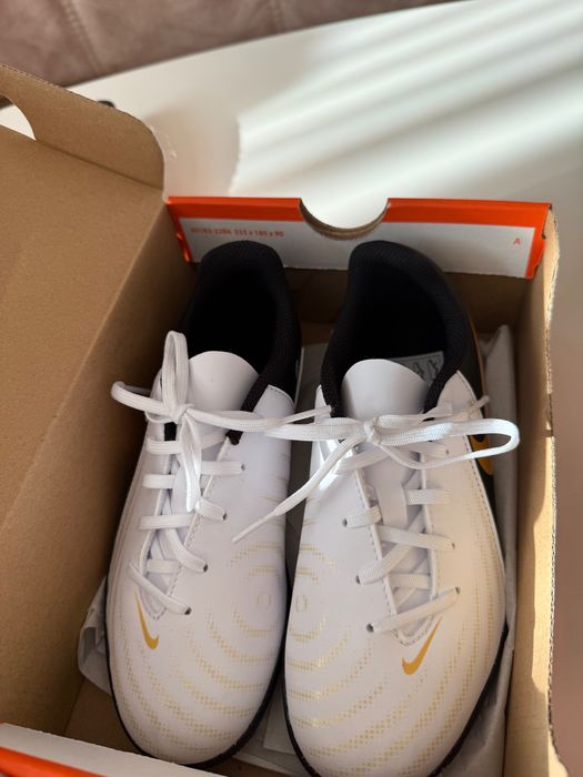 Детски обувки за футбол 32-33 номер