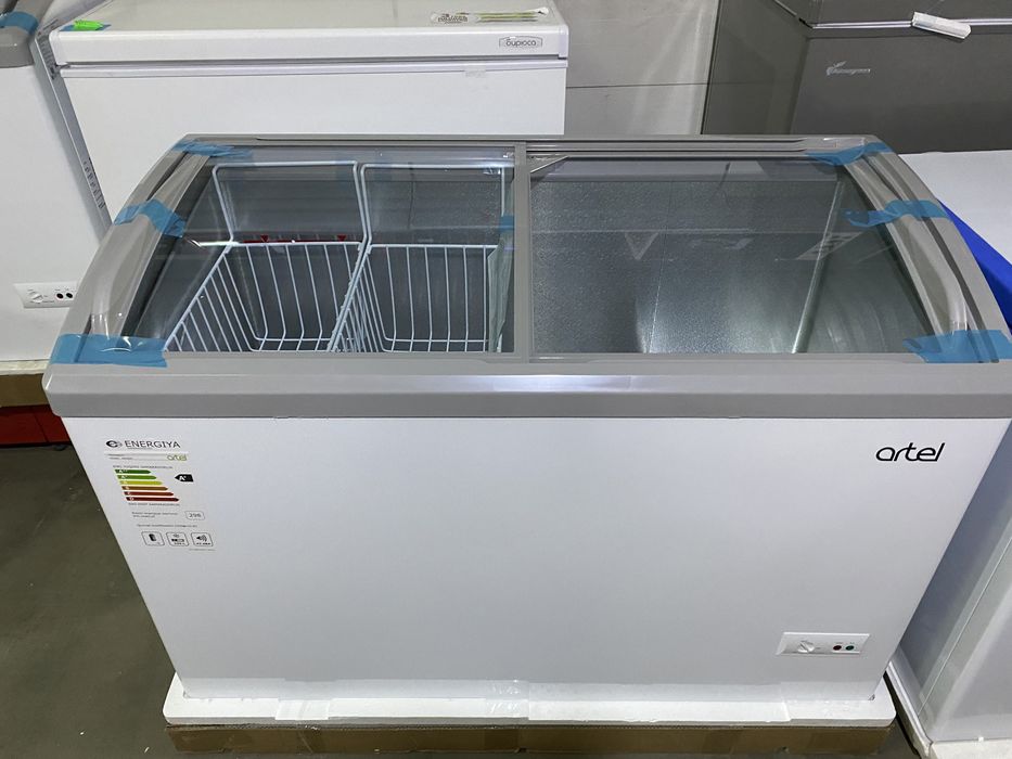 Морозильники и холодильник для магазина