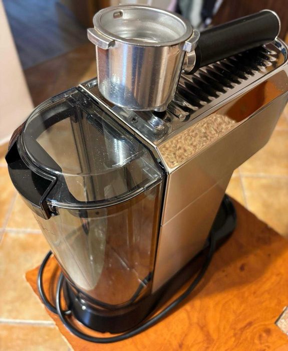Espressor manual DeLonghi Dedica Style EC685