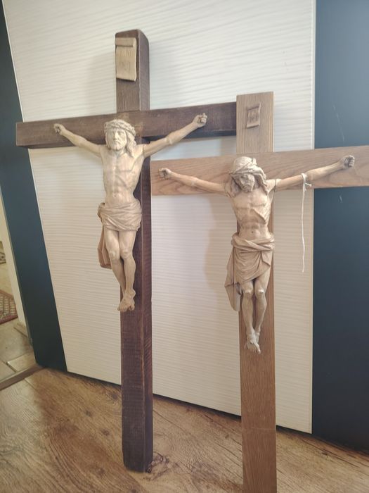 Crucifixuri de lemn