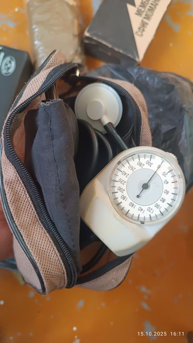 Продам. Медицинский танометр на зап. Части