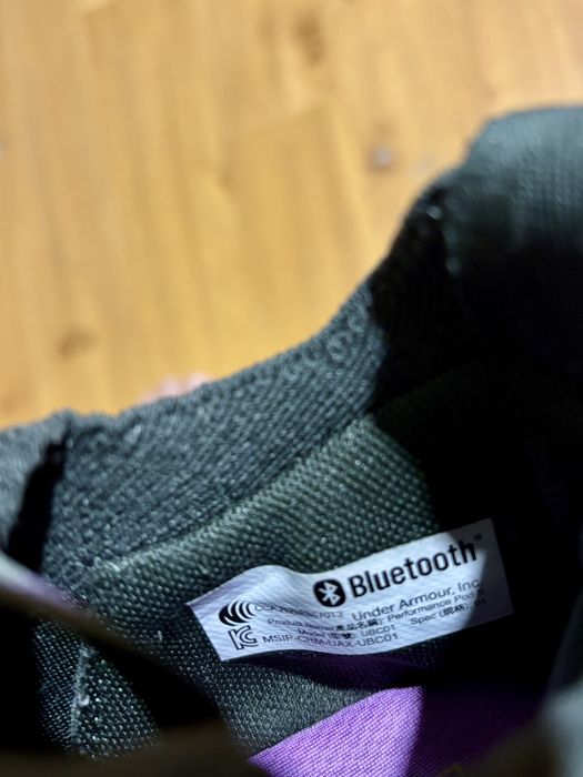 Беговые кроссовки Under Armour, 38 размер