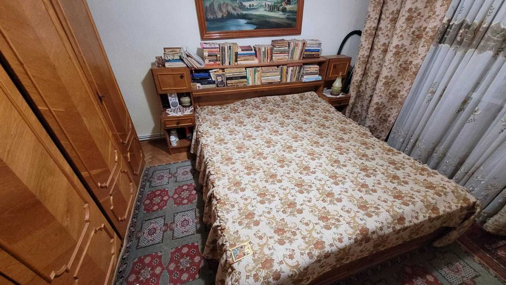Dormitor complet cu șifonier mare, pat dublu, saltele relaxa și comodă