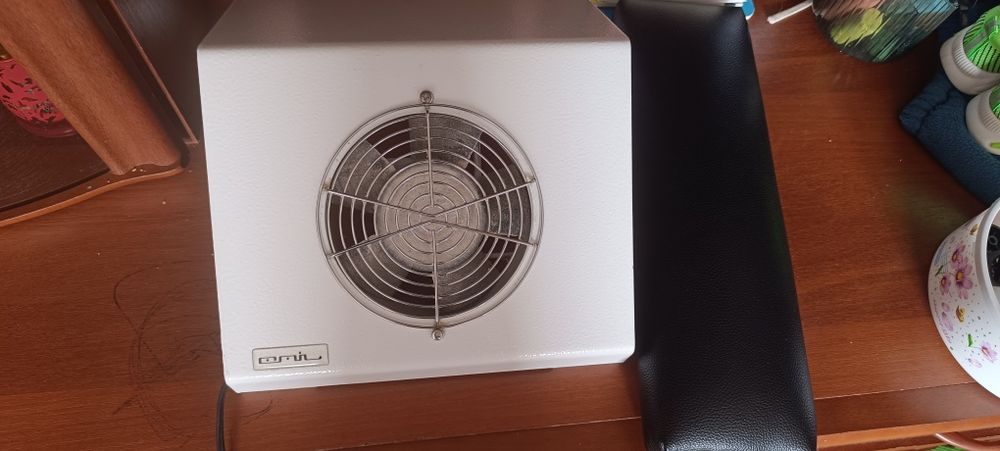 Продам пылесос для маникюра