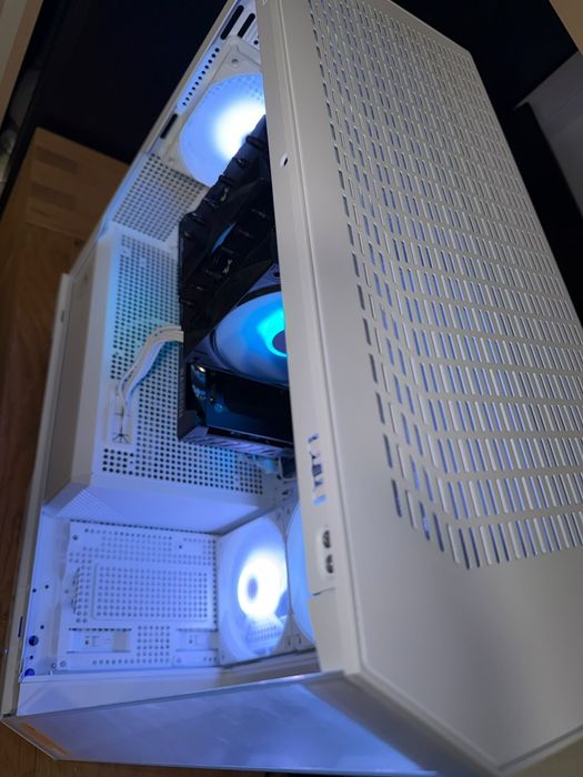 PC gaming Ryzen 7 7700X/RX 9060 xt /DDR 5 16 g /1 ,2 t SSD nmv2