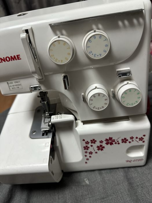 Оверлок Janome HQ-075D