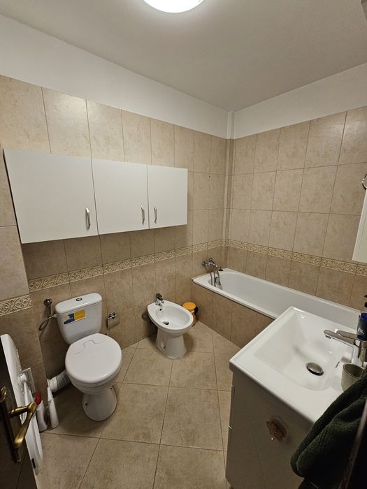 Închiriez Apartament 3 camere 80mp