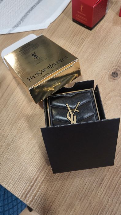 Оригинални сенки за очи на YSL