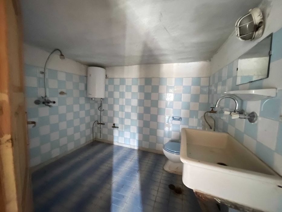 Продава се къща - с.Гарван