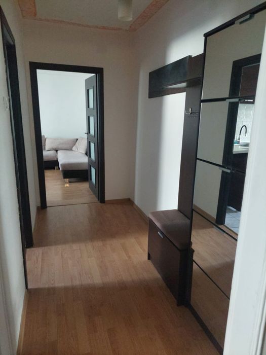 Închiriez apartament