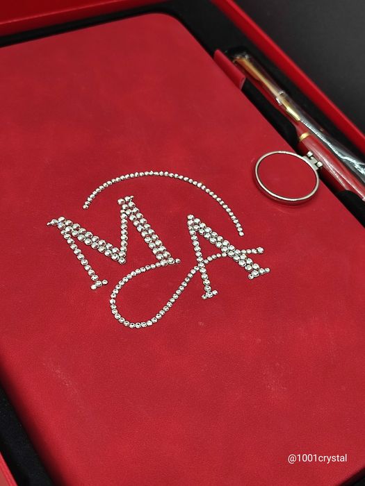 Подарки для девушек из страз