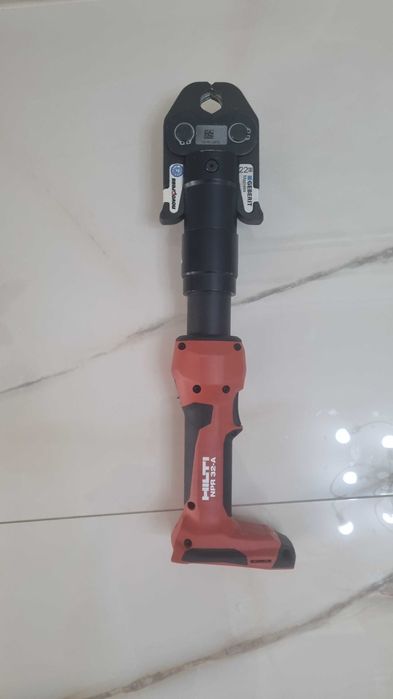 Presa sertizat Hilti