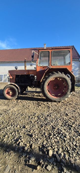 Vând UTB 650.Tractor românesc -65 cai putere.