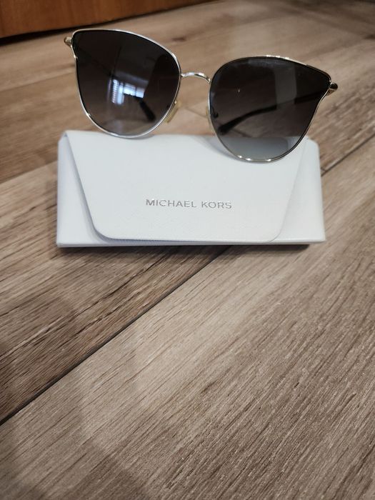 Очила слънчеви на Michael Kors