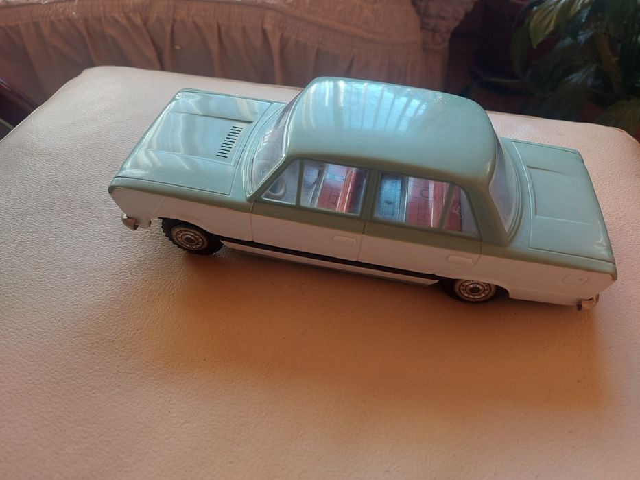 Ретро количка fiat