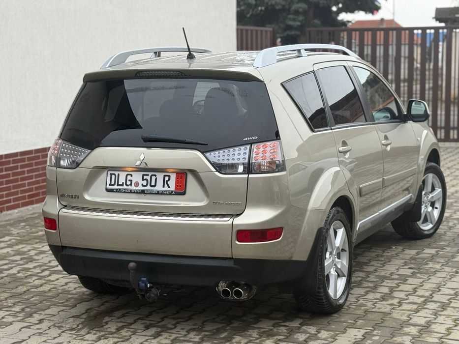 Mitsubishi Outlander 2.0 tdi 4x4 7 locurii. 163.000 km