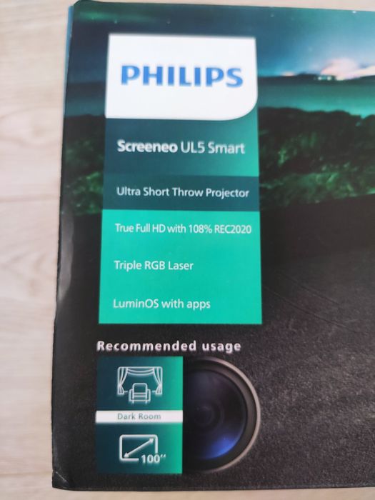 Philips screeneo ul5  projector