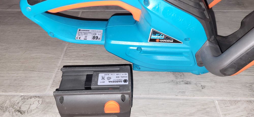 GARDENA EasyCut50Li Foarfeca de Gard Pe Acumulator  cu acumulator
