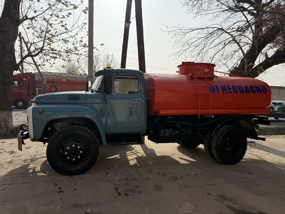 Зил бензавоз сотилади