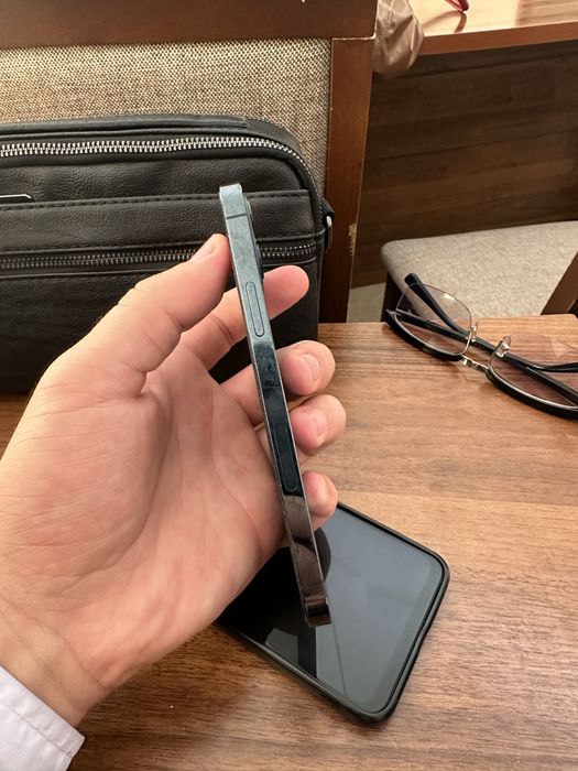 Iphone 12 pro продаеться состояние идеальное без царапин