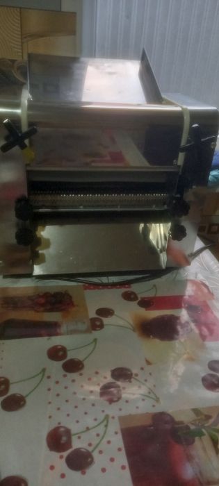 Тестомесилка и тестораскатка