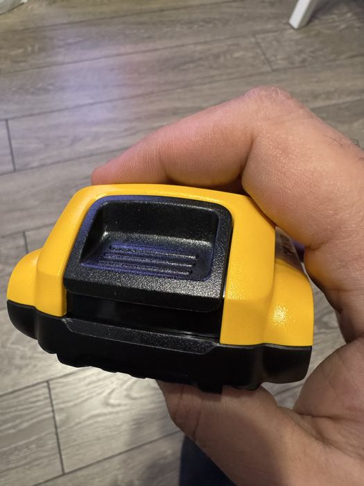 DeWalt DCD100Y + baterie XR 18V 2Ah – fără încărcător