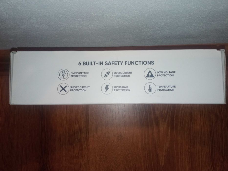 Инвертор за автомобил 12 VDC - 220 VAC; 200 W