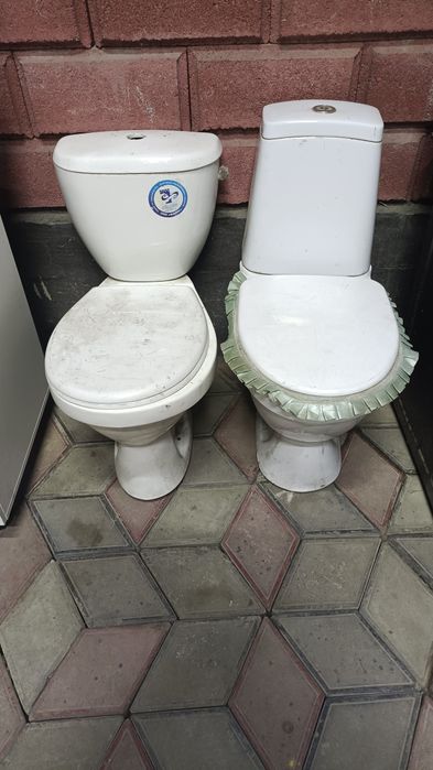 Продам унитаз и мебель