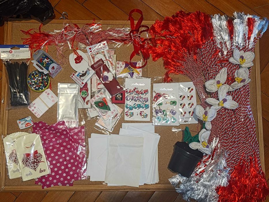 Lot mare mărțișoare (+3600buc.)+ vrac en-gros (pt. revânzare)