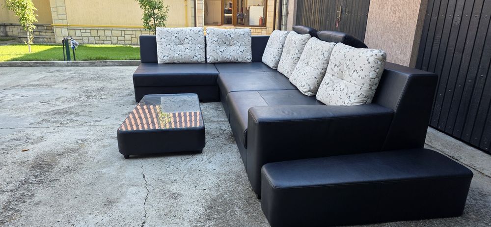 Coltar living , modular, foarte confortabil + masuta
