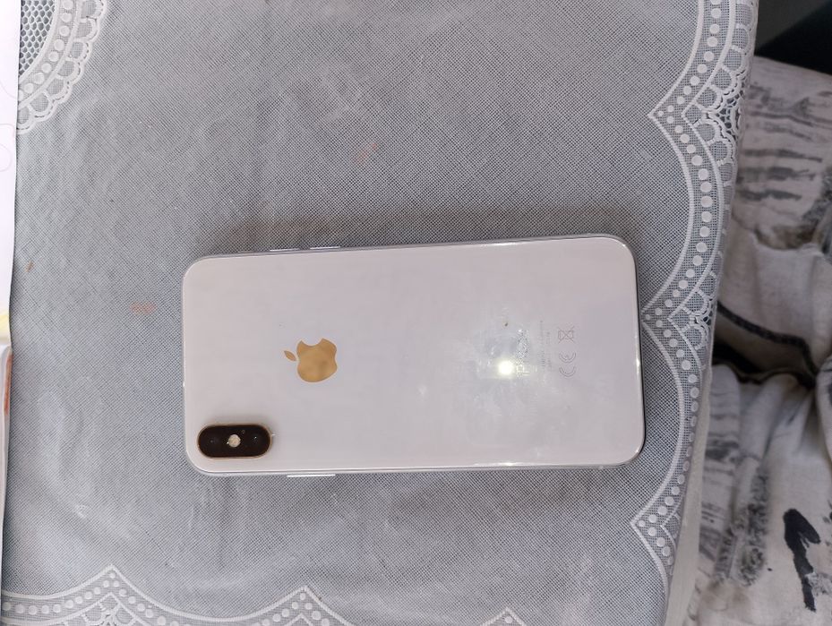 Iphone X 64gb за части платката не работи