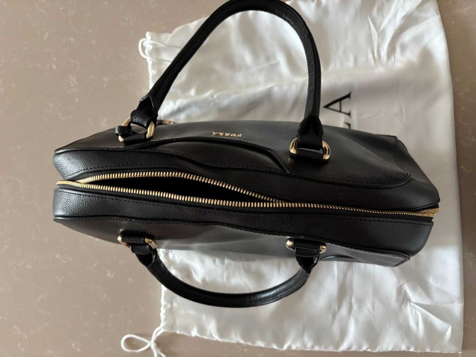 Черна дамска чанта FURLA