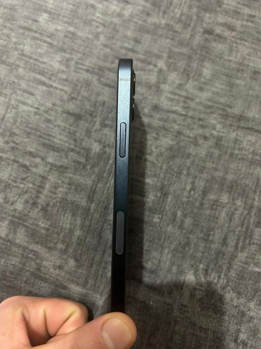 iPhone 12 в хорошем состоянии