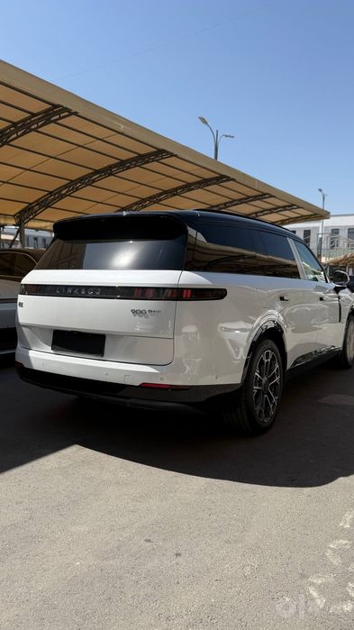 LYNK & Co 900/2.0 Ultra 6 местный ВНЕДОРОЖНИК  (2025.12)