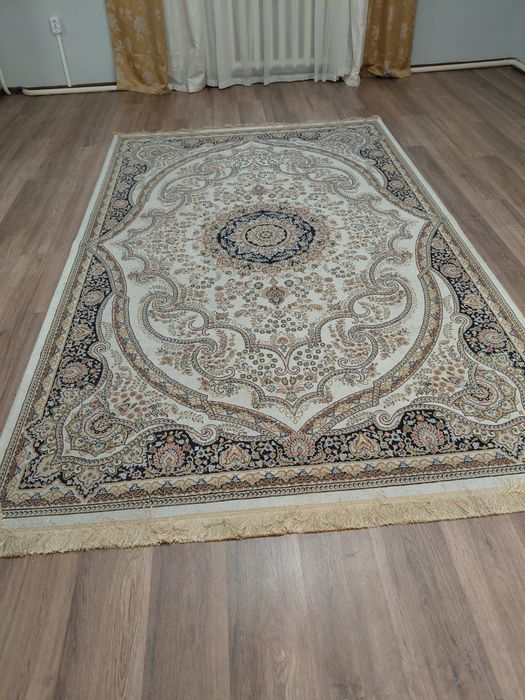 Продам ковер в отличном состоянии