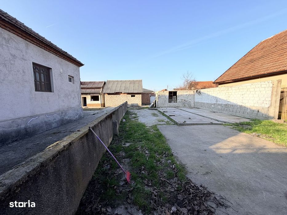 Teren de vânzare 400 mp Bujac FS 13,16ml cu potențial (intră pe anunț)