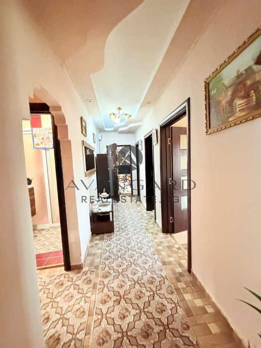 Продава се Тристаен апартамент в Пловдив, Изгрев - 95 кв.м за 1032 €/кв.м - Снимка #12