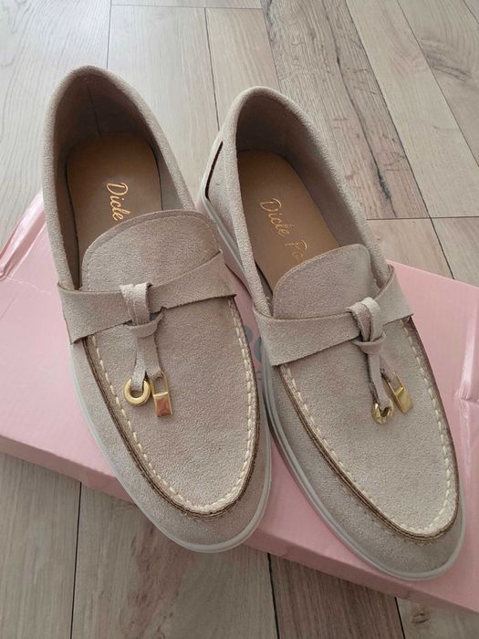 Велурени мокасини