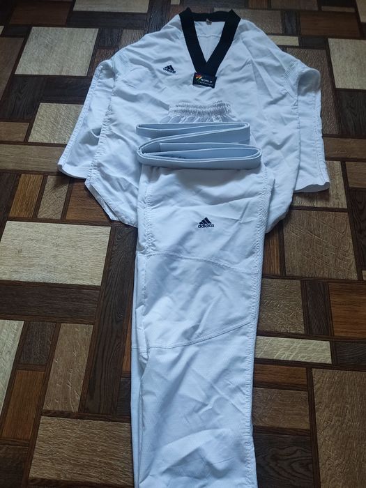 Таеквондо, бокс.  Форма