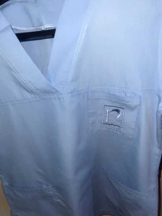 Продам медицинский костюм.