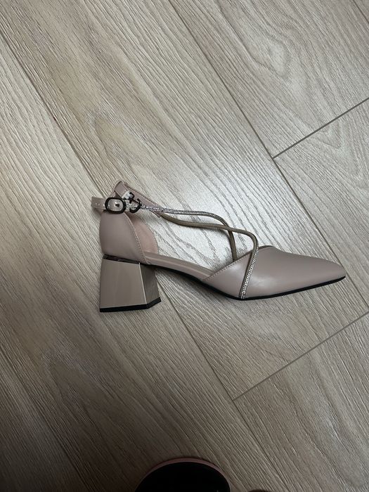 Сандали Tendenz.