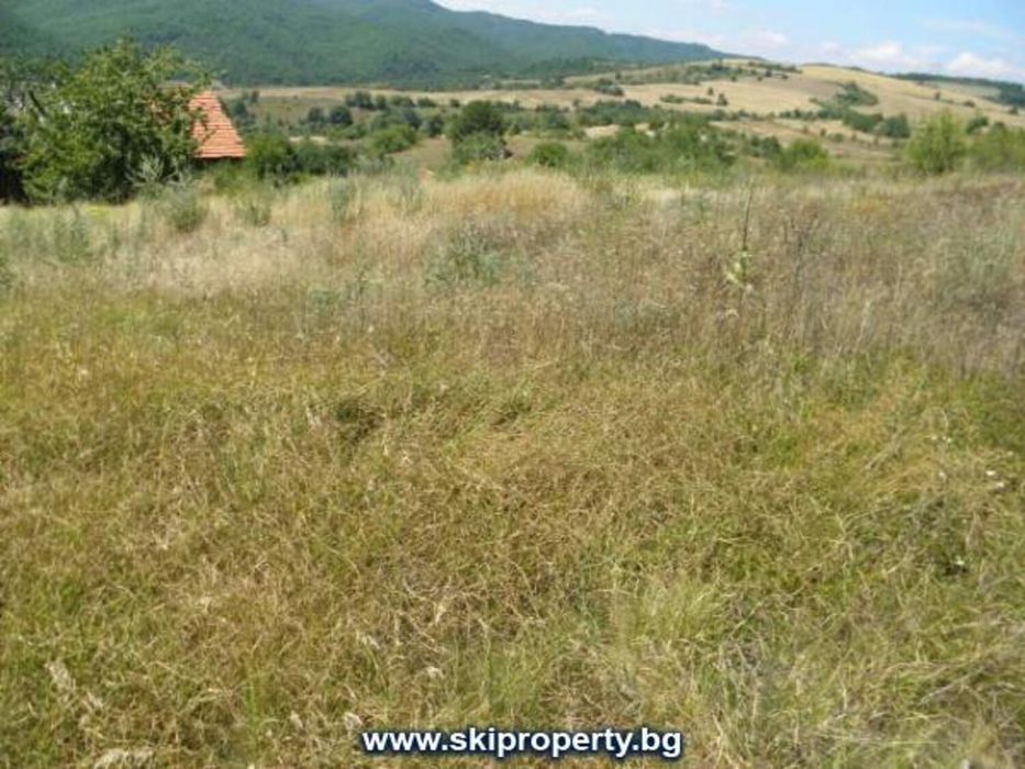 Имот с гледки към планината в Гуцал!