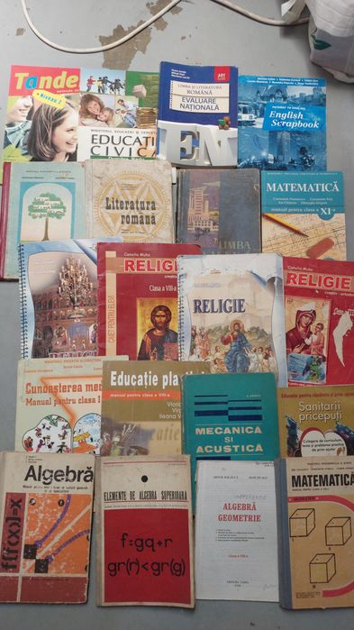 Manuale școlare, vechi și noi