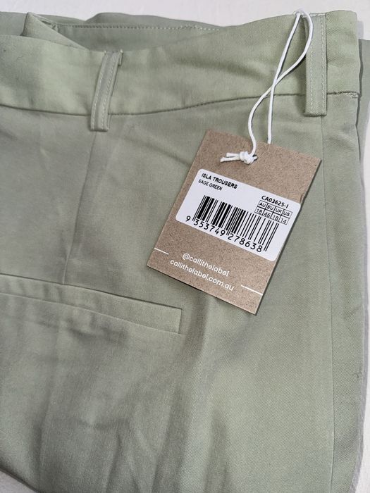 Pantaloni evazati noi