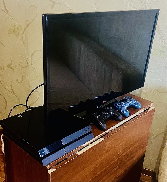 Продам пс 4 срочно