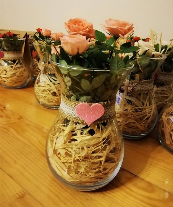 Орхидея или роза в стъклена ваза със специална декорация!!!